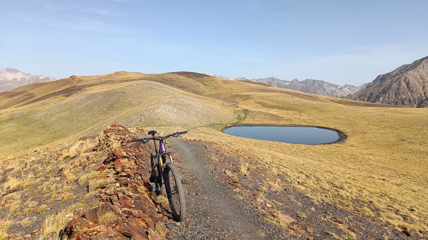 pico-castanesa-2859m-y-sierra-negra-emtb -